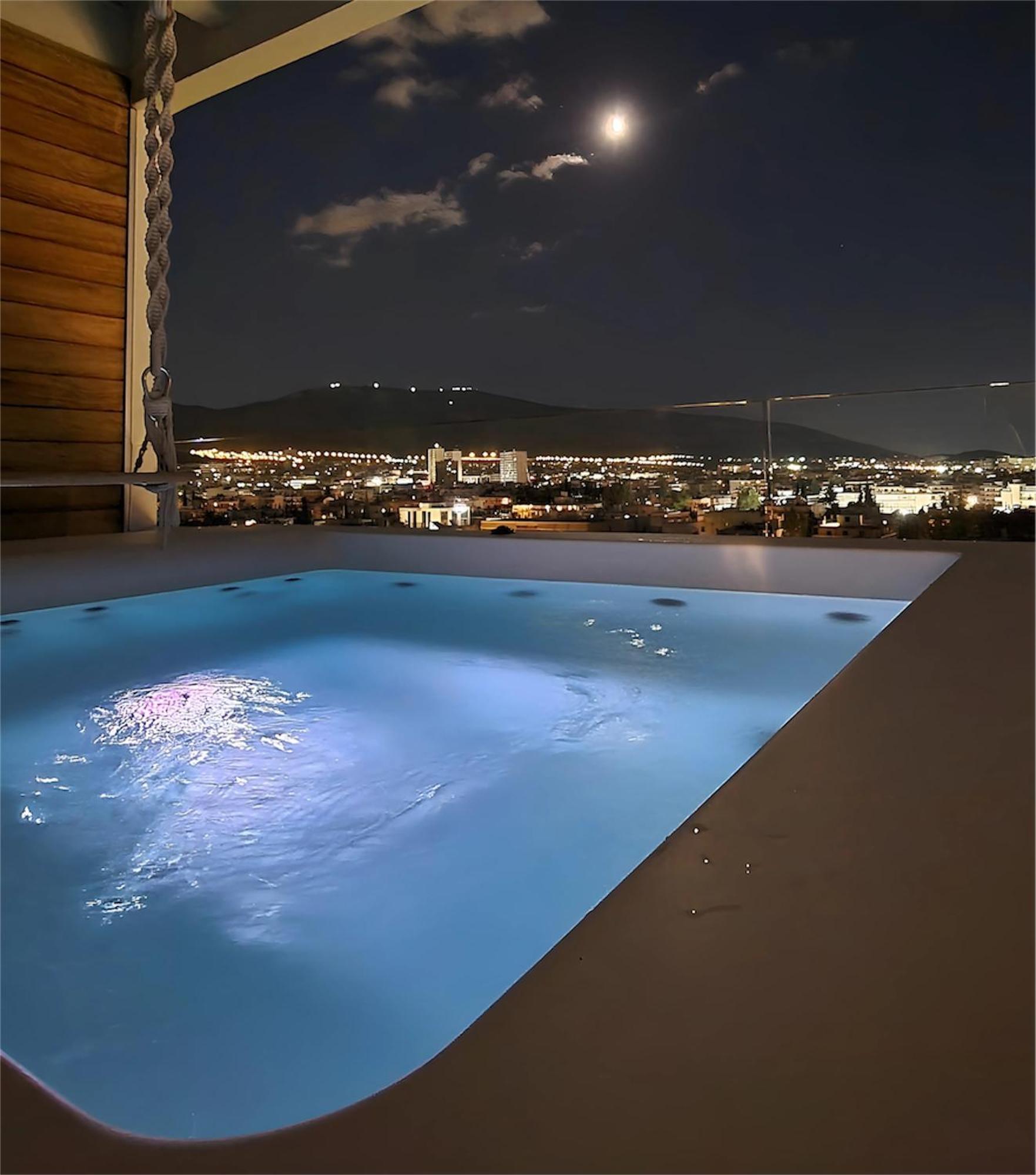 One 360 Skyline Penthouses Apartment *