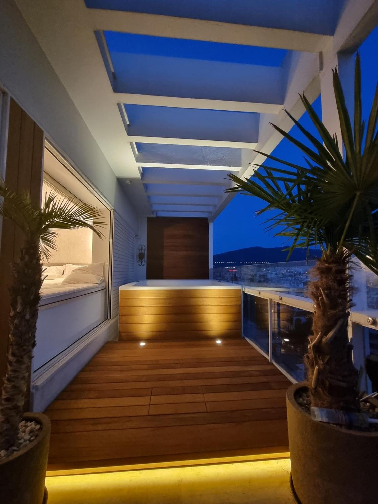 One 360 Skyline Penthouses Apartament